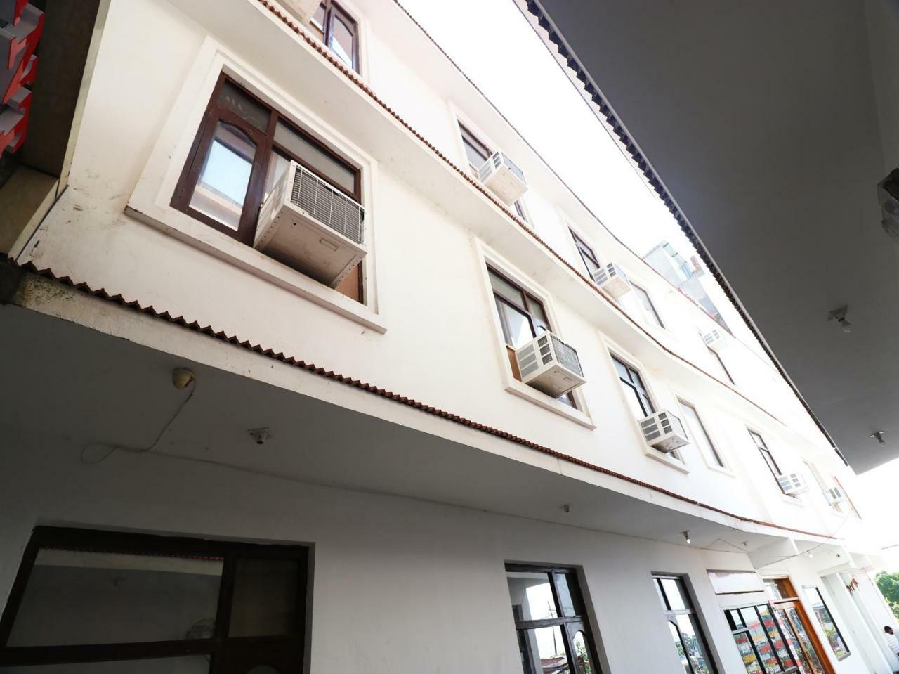 โอโย 18916 ศยม เรซิเดนซี Hotel คาตรา ภายนอก รูปภาพ