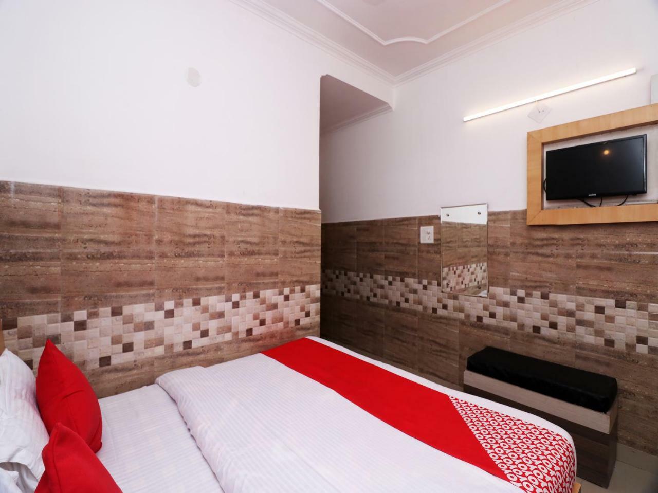 โอโย 18916 ศยม เรซิเดนซี Hotel คาตรา ภายนอก รูปภาพ