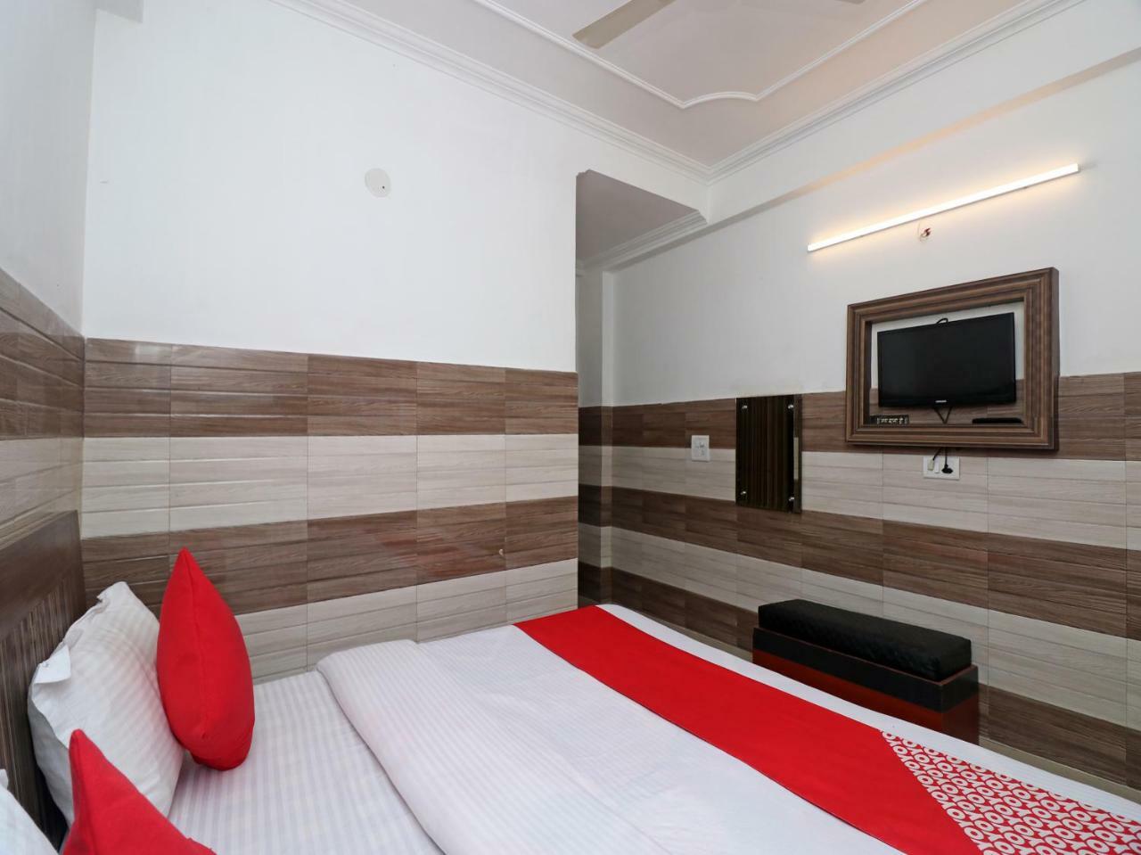 โอโย 18916 ศยม เรซิเดนซี Hotel คาตรา ภายนอก รูปภาพ